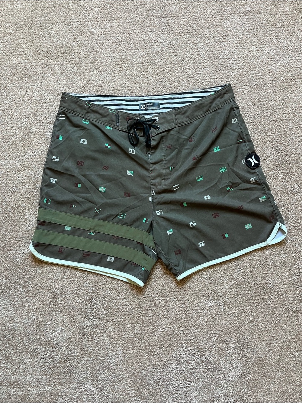VTG 00’s / Y2K Hurley Short Cut Forest Green Board Shorts